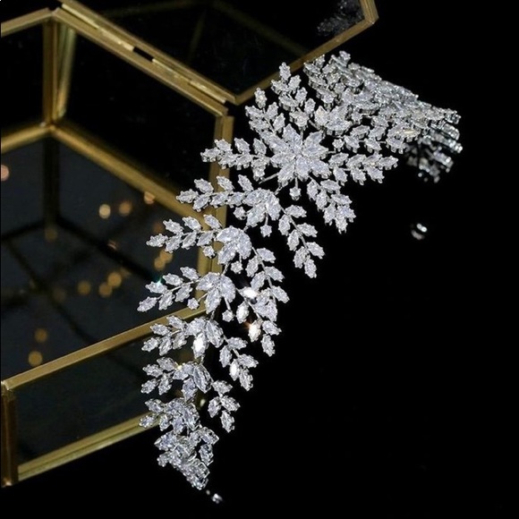 Leaf Bridal crystal headpiece main image 5